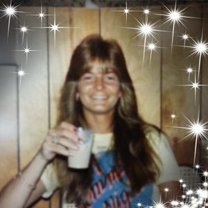 Meet your Posher, Cynthia